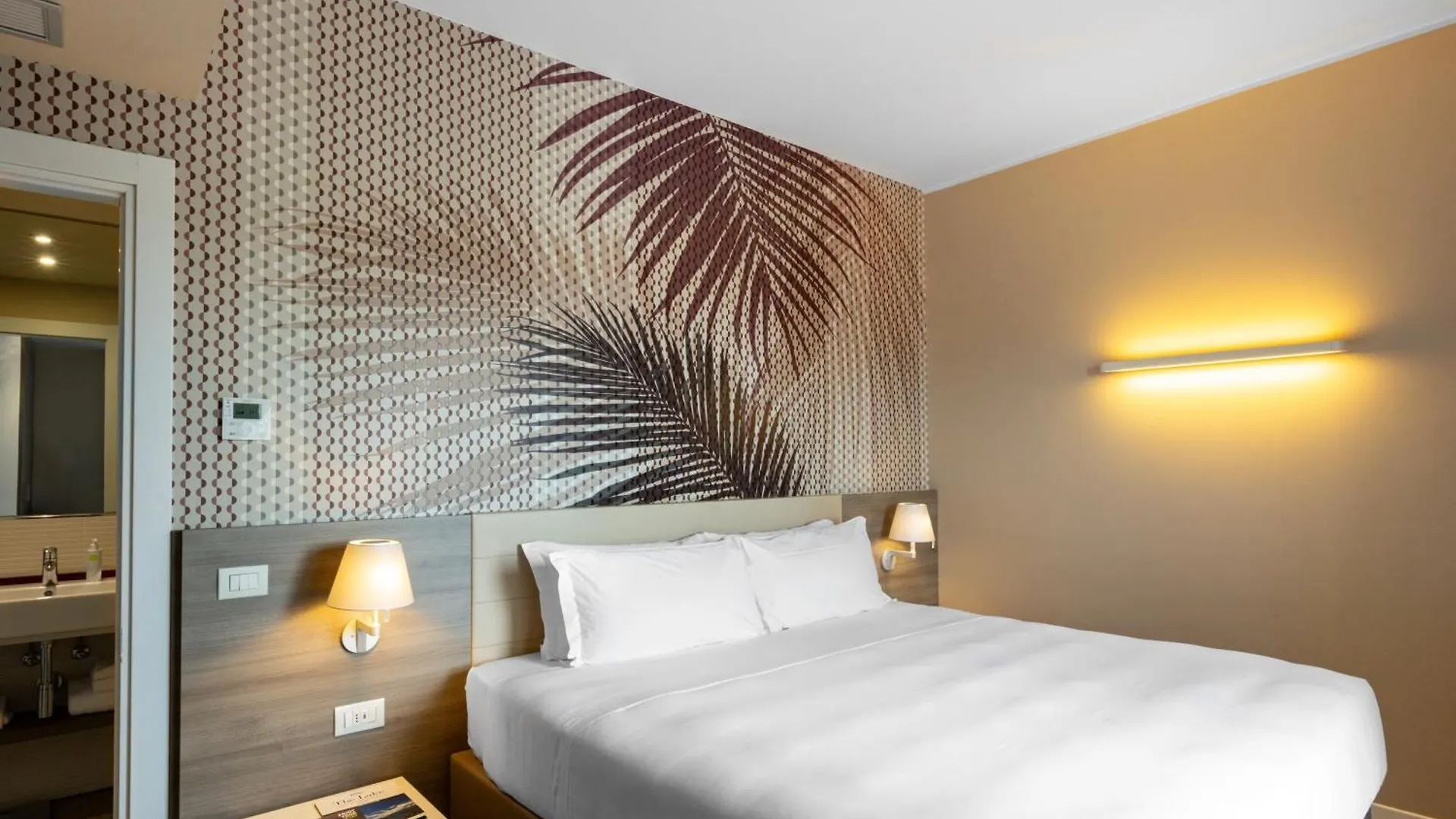 Enjoy Garda Hotel Peschiera del Garda 4*,