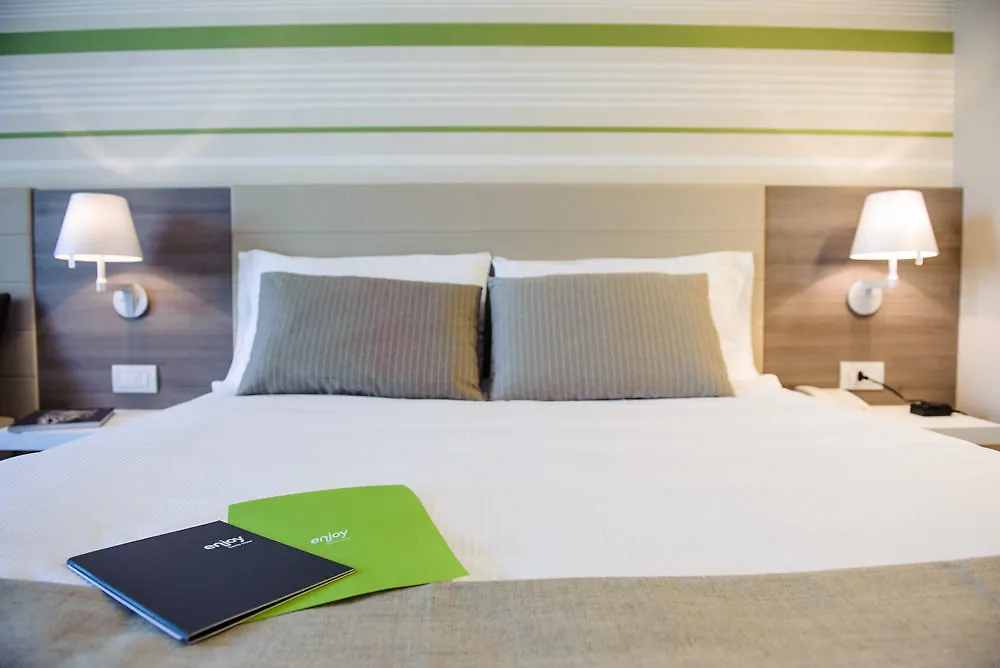 Enjoy Garda Hotel Peschiera del Garda 4*,